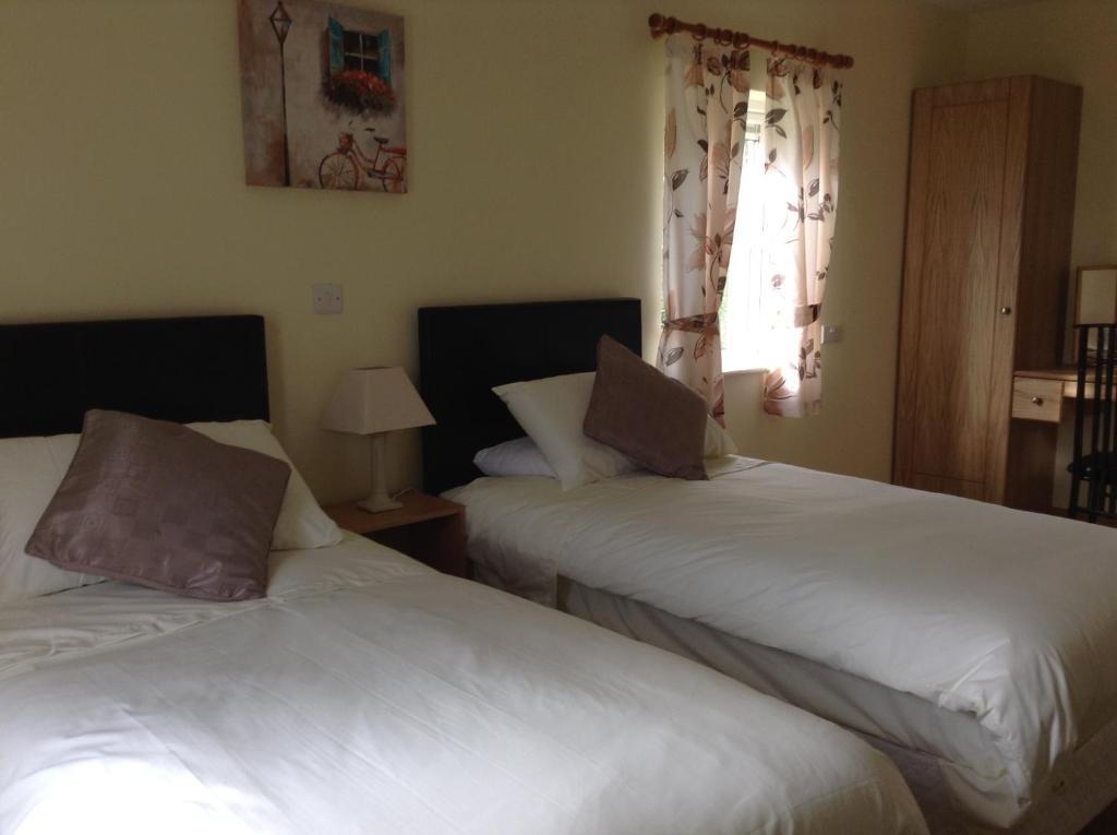 Deerpark Manor Bed And Breakfast สวินฟอร์ด ภายนอก รูปภาพ